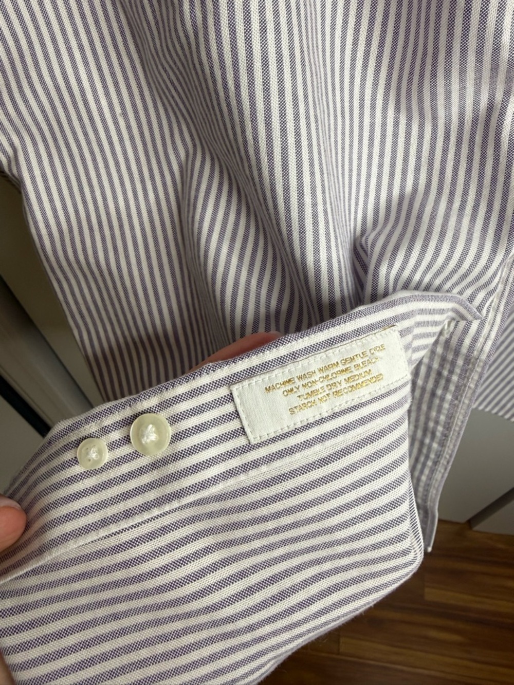 Roundtree and Yorke Men's Striped Button-Down Dress Shirt Non Iron Cotton- 16/33 - Picture 4 of 8